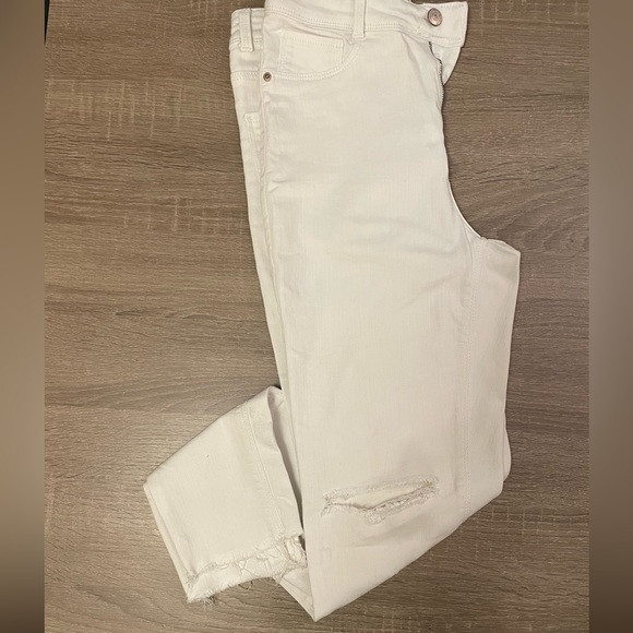 Blouse no brand and zara white jean - Picture 3 of 5